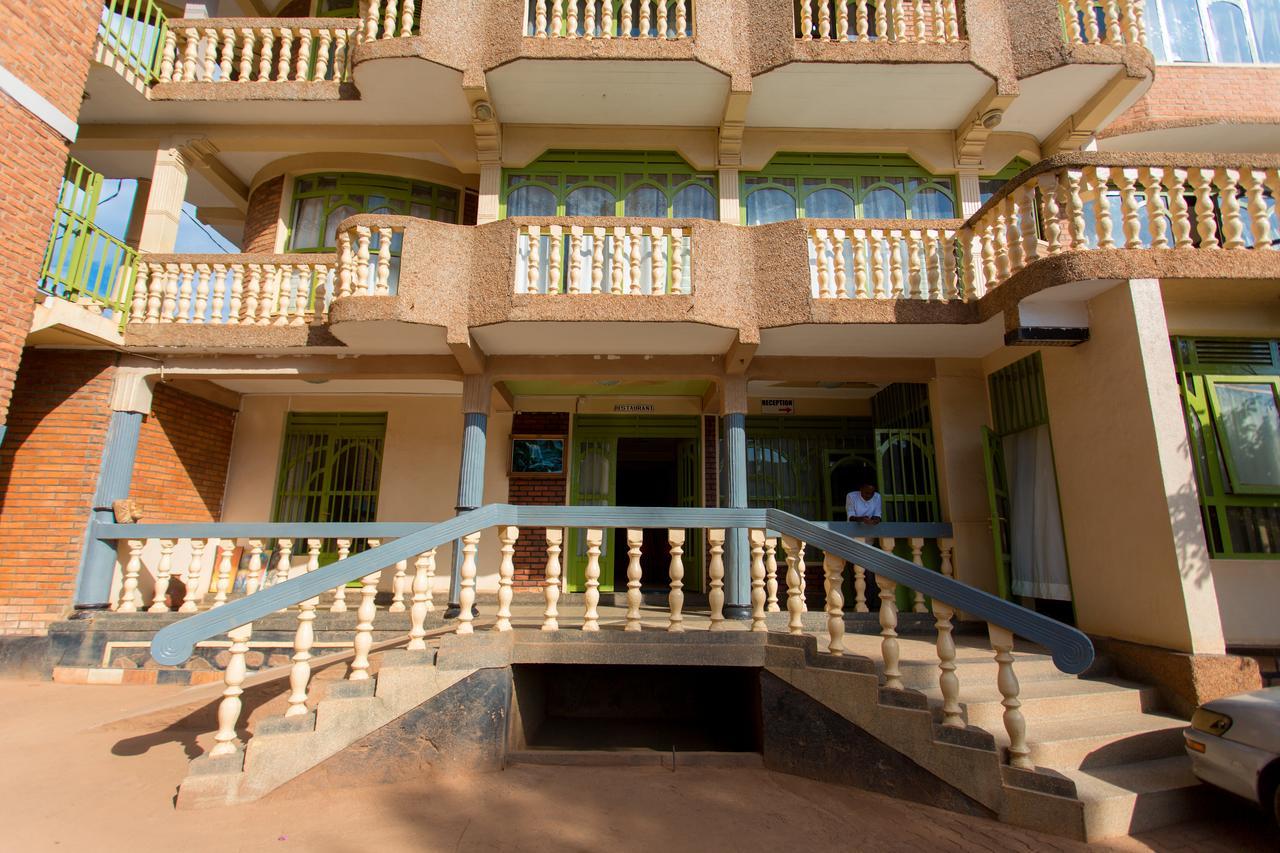 Heart Land Hotel Kigali Exterior photo